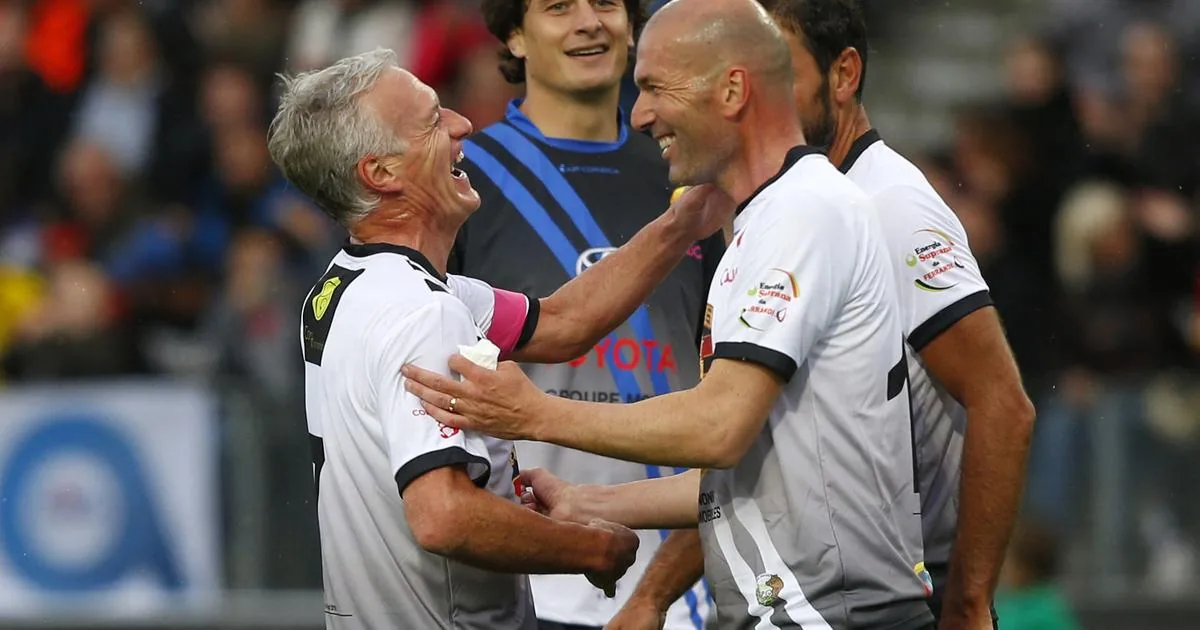 L'arrivée de Zinédine Zidane à la tête de l'équipe de France devrait être officialisée mardi