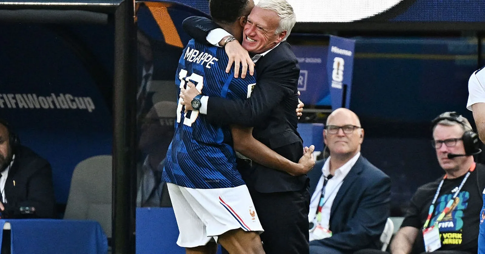 Kylian Mbappé rend hommage à Didier Deschamps : « Les gens n'ont pas toujours su apprécier ta grandeur, mais le temps et l'histoire s'en chargeront »