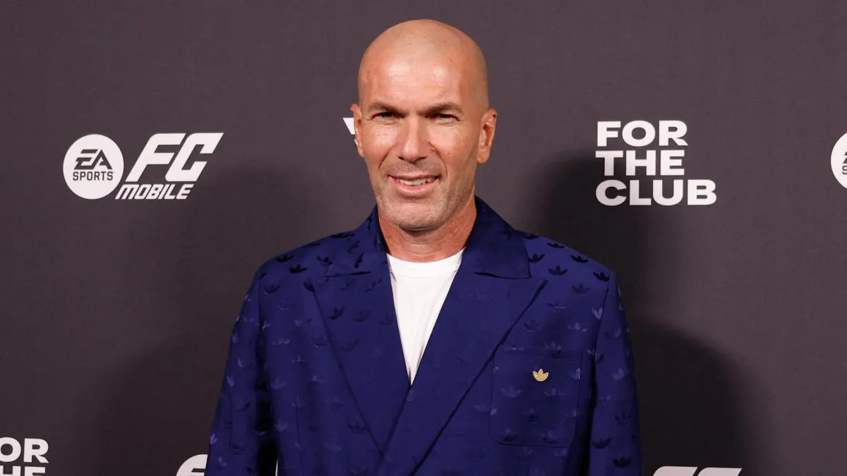 Le début d'une aventure énorme : présenté ce mardi à la presse, Zinédine Zidane va reprendre le fil de sa légende avec les Bleus - L'Équipe