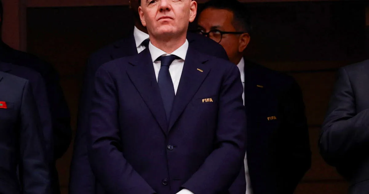 Boycott de l'UEFA, plainte pour corruption : la "privatisation" de la Coupe du monde affole la planète foot - tf1info.fr