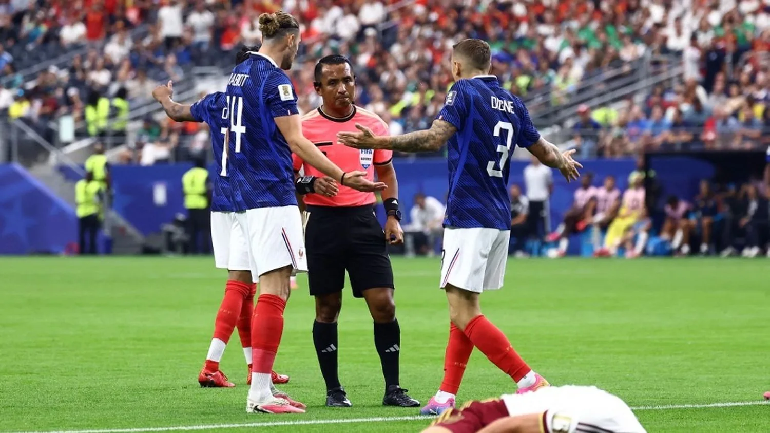 Coupe du monde 2026 : impuissants face aux Espagnols, les Bleus tombent brutalement de leur nuage - Le Monde.fr