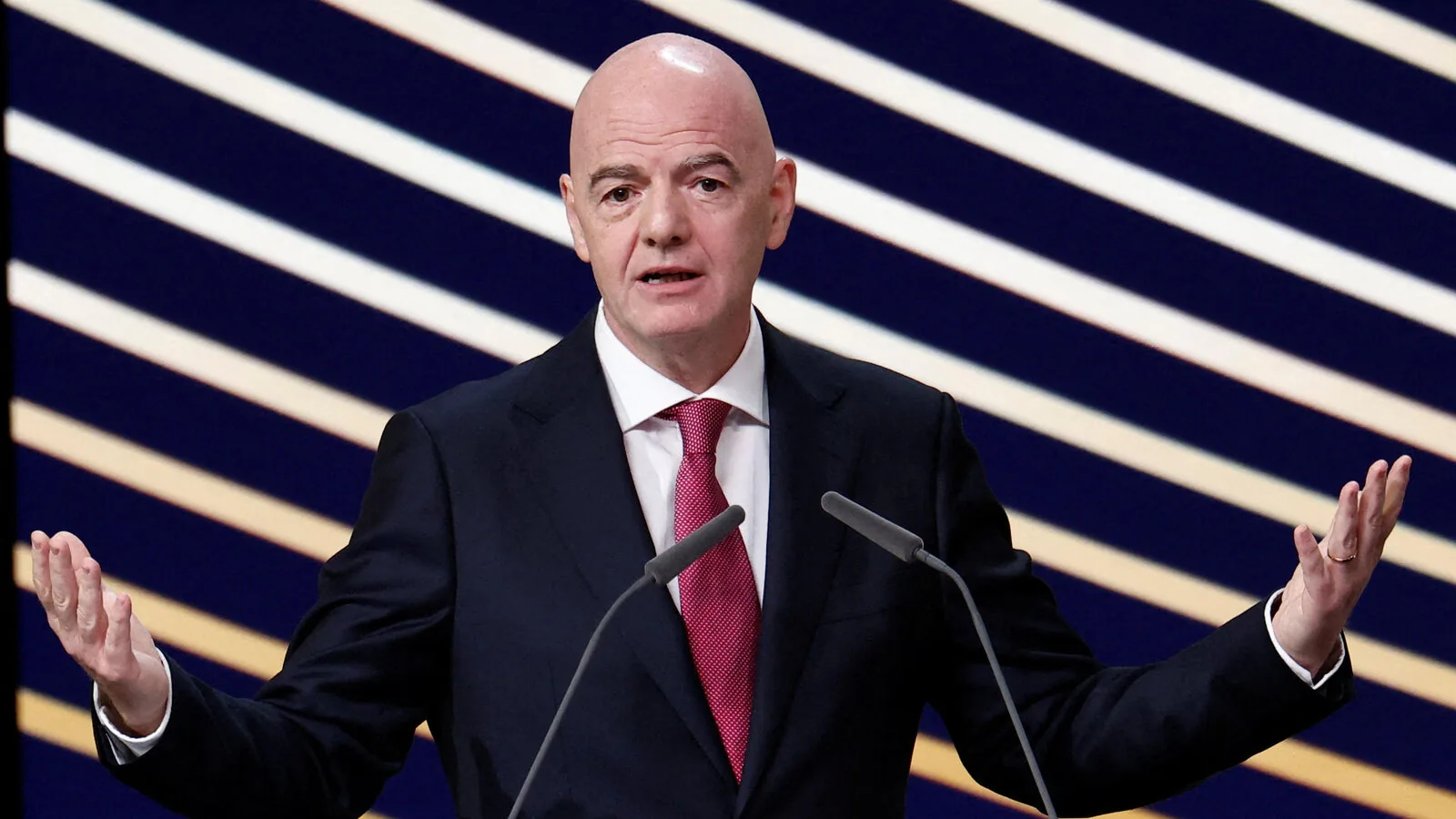 Projet de société commerciale de la FIFA : l'ex-conseiller sport d'Emmanuel Macron dénonce une «financiarisation totalement débridée» - L'Équipe