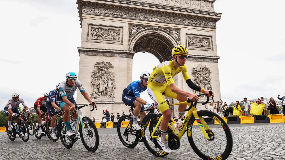 Le peloton s'élancera directement sur les Champs-Elysées, sur lesquels il fera 6 tours avant Montmartre.