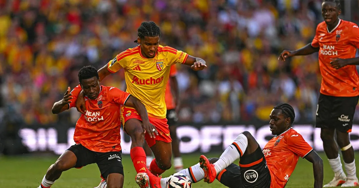 RC Lens : Matthieu Udol sort touché à la cuisse droite face au FC Lorient - L'Équipe