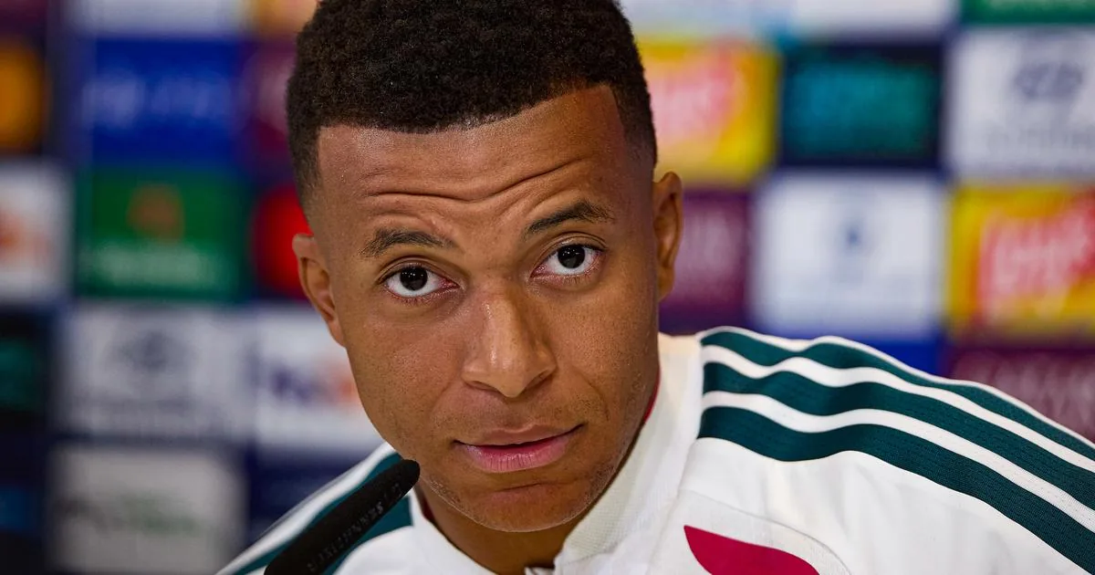 « J'ai vu Ronaldo Nazario mais Kylian est là, il est incroyable » : José Mourinho élogieux envers Mbappé